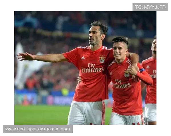 本菲卡—帕特里克边路盘带送致命传中